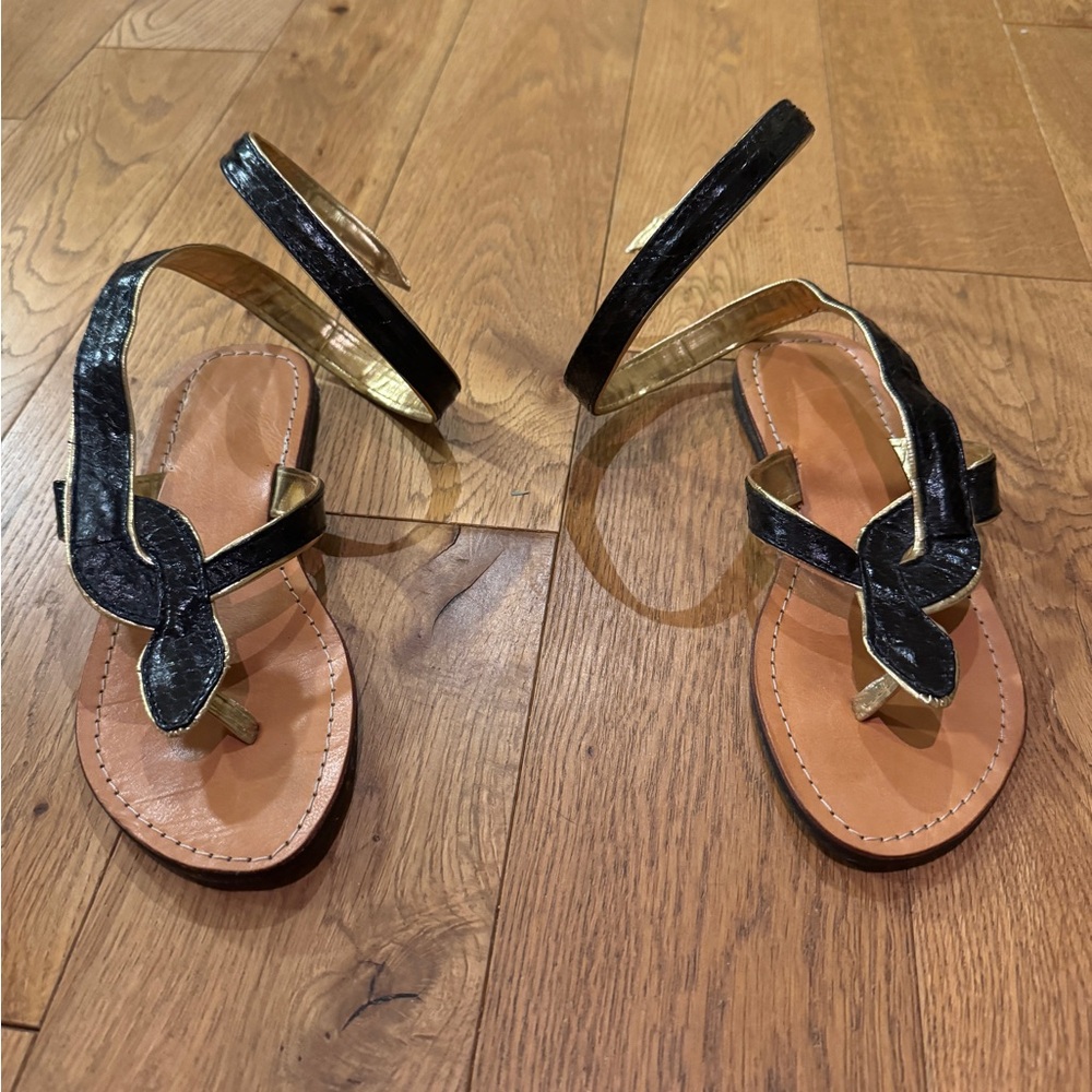 Elegant Black and Gold Women's Sandals